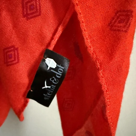 Stella & Dot Bryant Park elephant scarf. Retired. - Picture 4 of 4